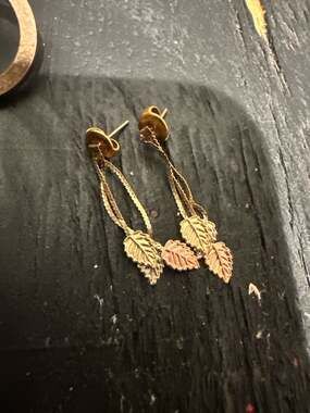 Vintage Black Hills 10K Tri-Color Gold Leaf Tassel Dangle Earrings